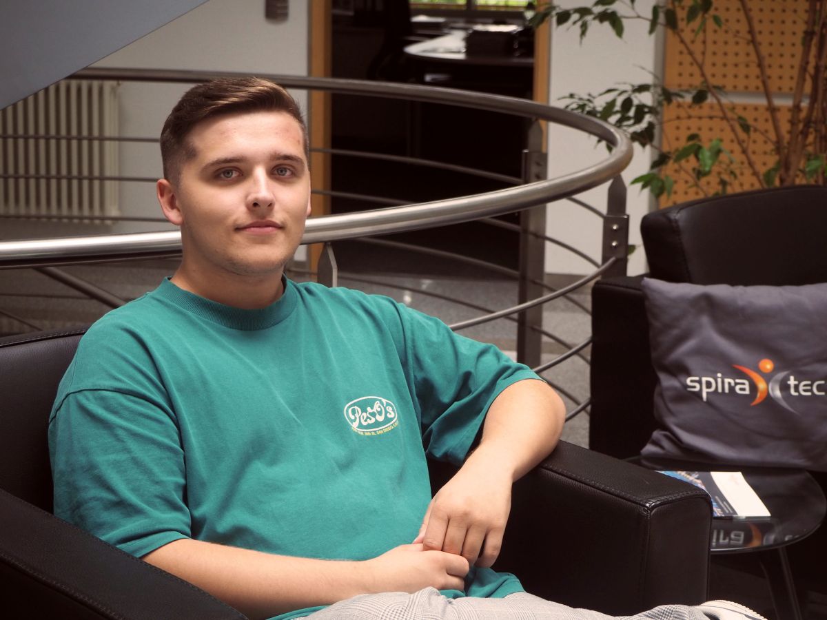 From trainee to permanent employee: Our colleague Leon